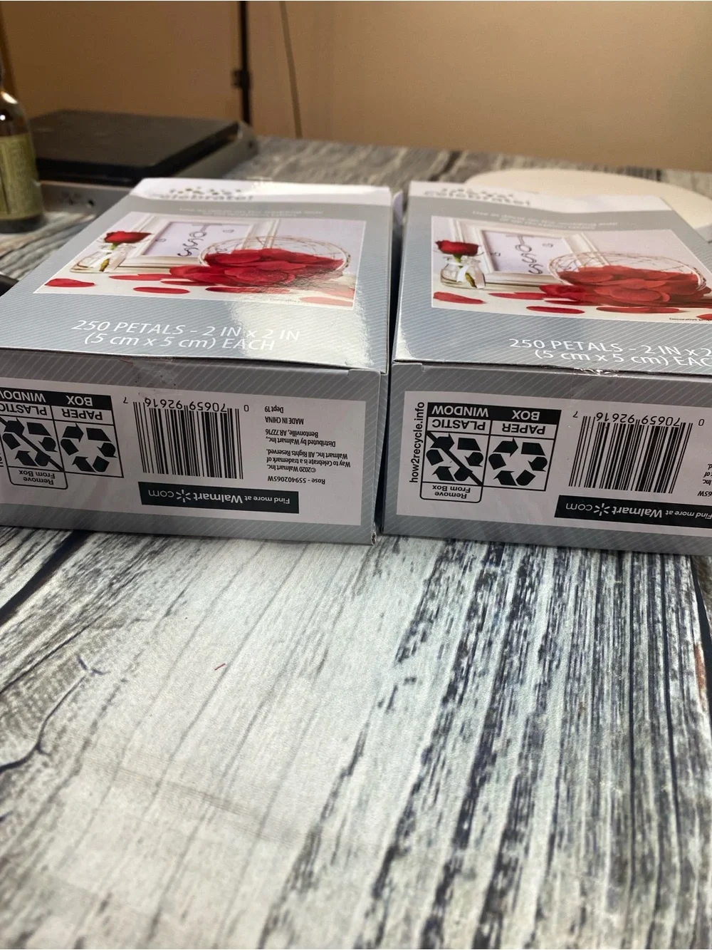 Set of 2 Way to Celebrate Red Fabric Petals Wedding Décor 250 Petals Each NIB